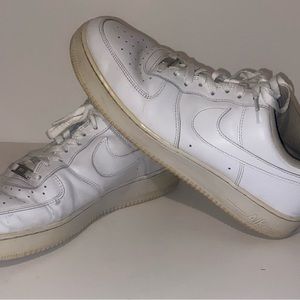 Size 10 - men’s Nike Air Force 1 Low '07 White